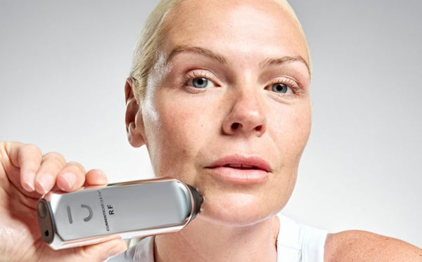 Gesichtsbehandlungen mit Radiofrequenz für zu Hause erklärt