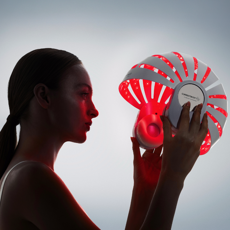 Wie die Gesundheit Ihrer Kopfhaut das Haarwachstum beeinflusst: Experten-Tipps für kräftigeres, dichteres Haar mit Rotlichttherapie