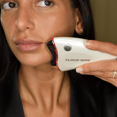 CLOUD NINE ReVibe Gerät zur Gesichts- und Körperformung