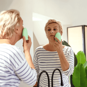 FOREO LUNA™ 4 Intelligentes Gesichtsreinigungs- und Straffungsgerät